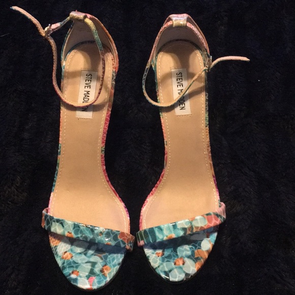 Steve Madden sandals - Picture 1 of 3